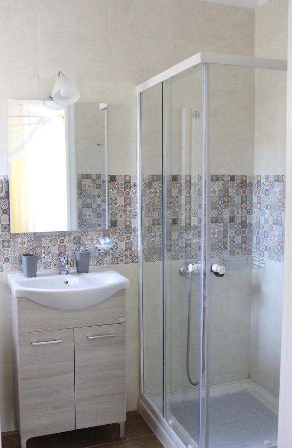 Yard Rooms Corinth ภายนอก รูปภาพ