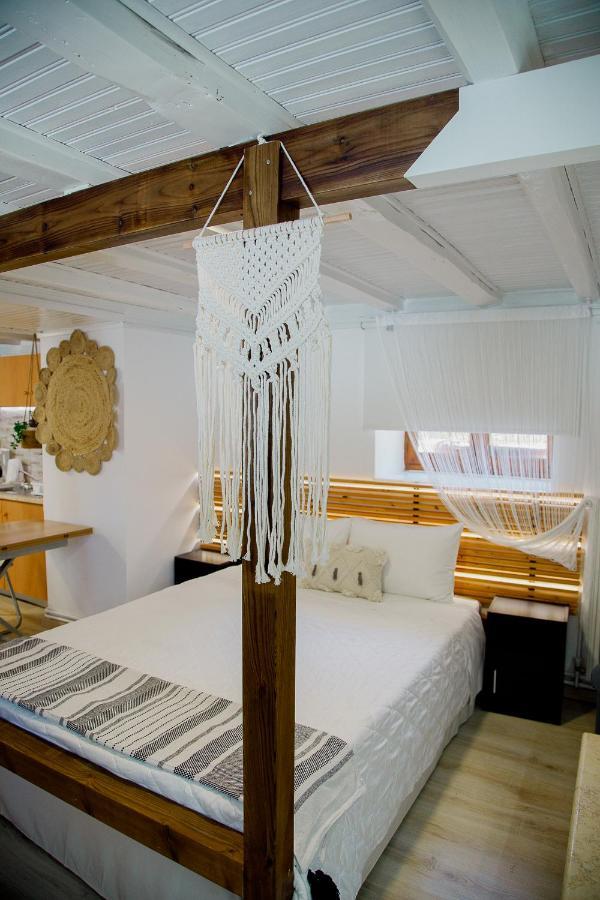 Yard Rooms Corinth ภายนอก รูปภาพ