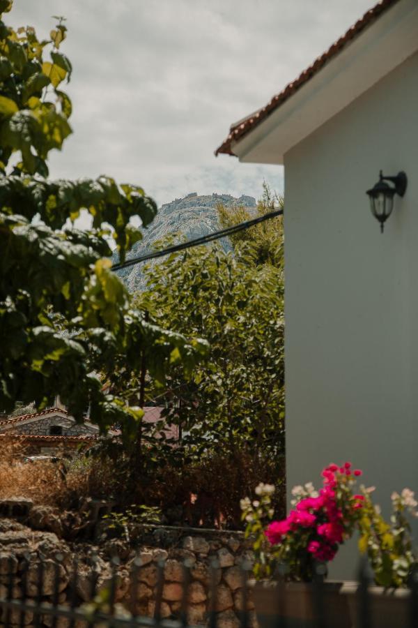 Yard Rooms Corinth ภายนอก รูปภาพ